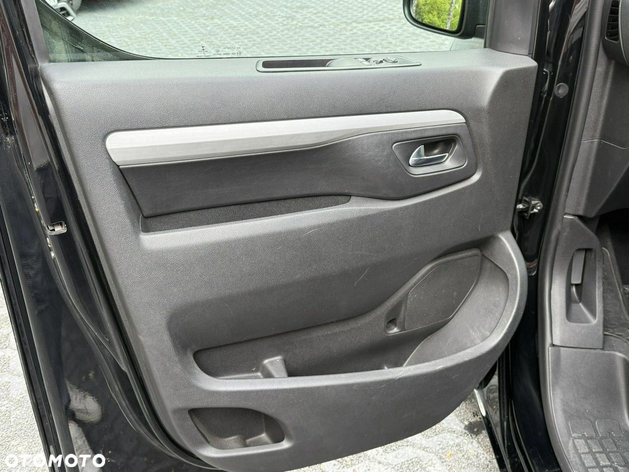 Peugeot Traveller - 13
