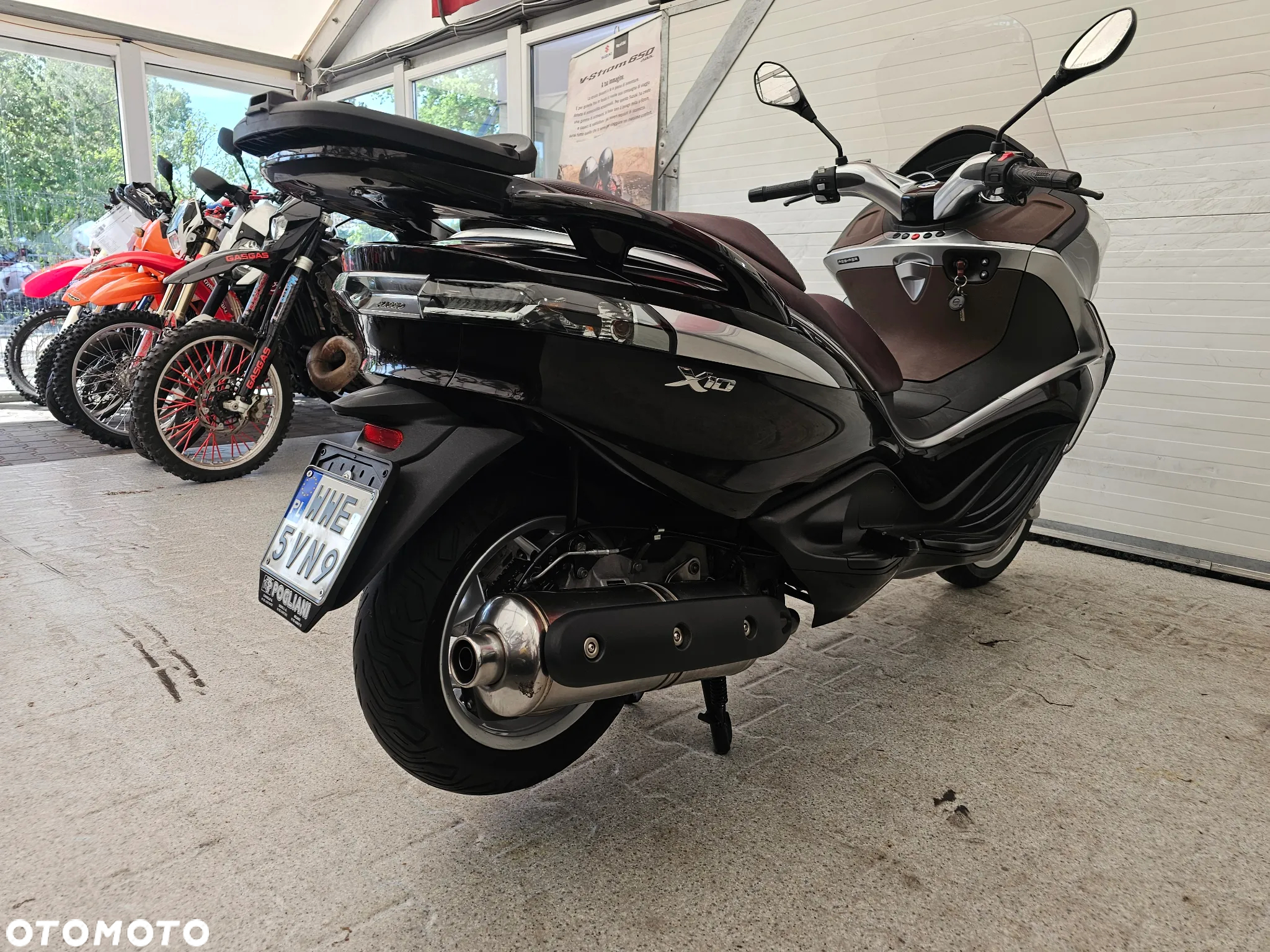Piaggio X10 - 32