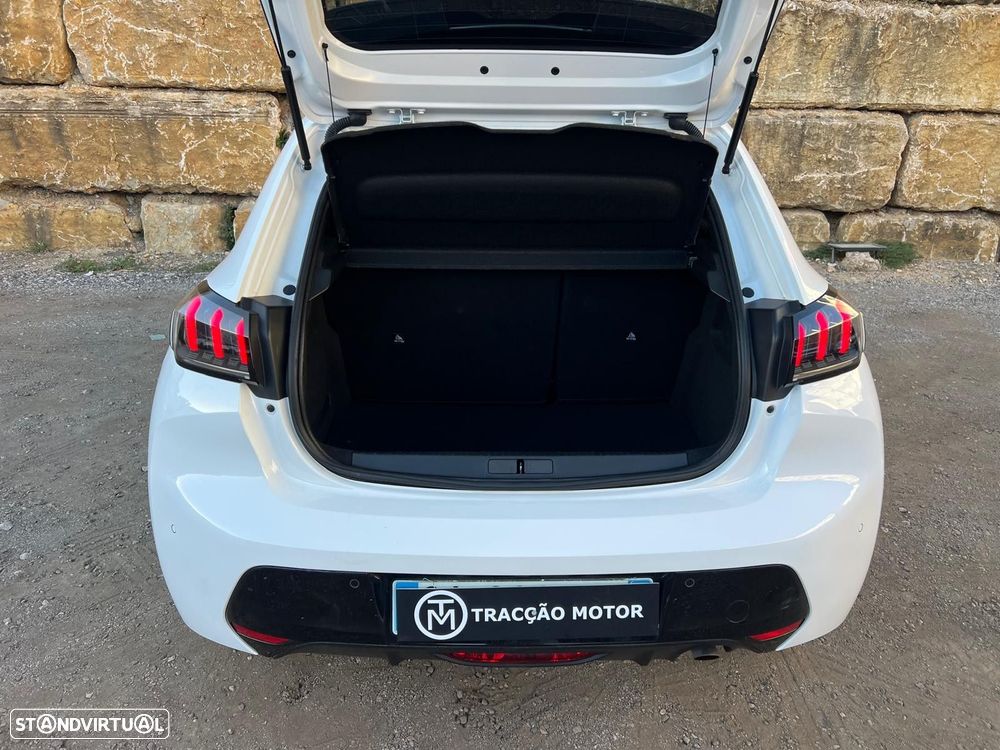 Peugeot 208 - 23