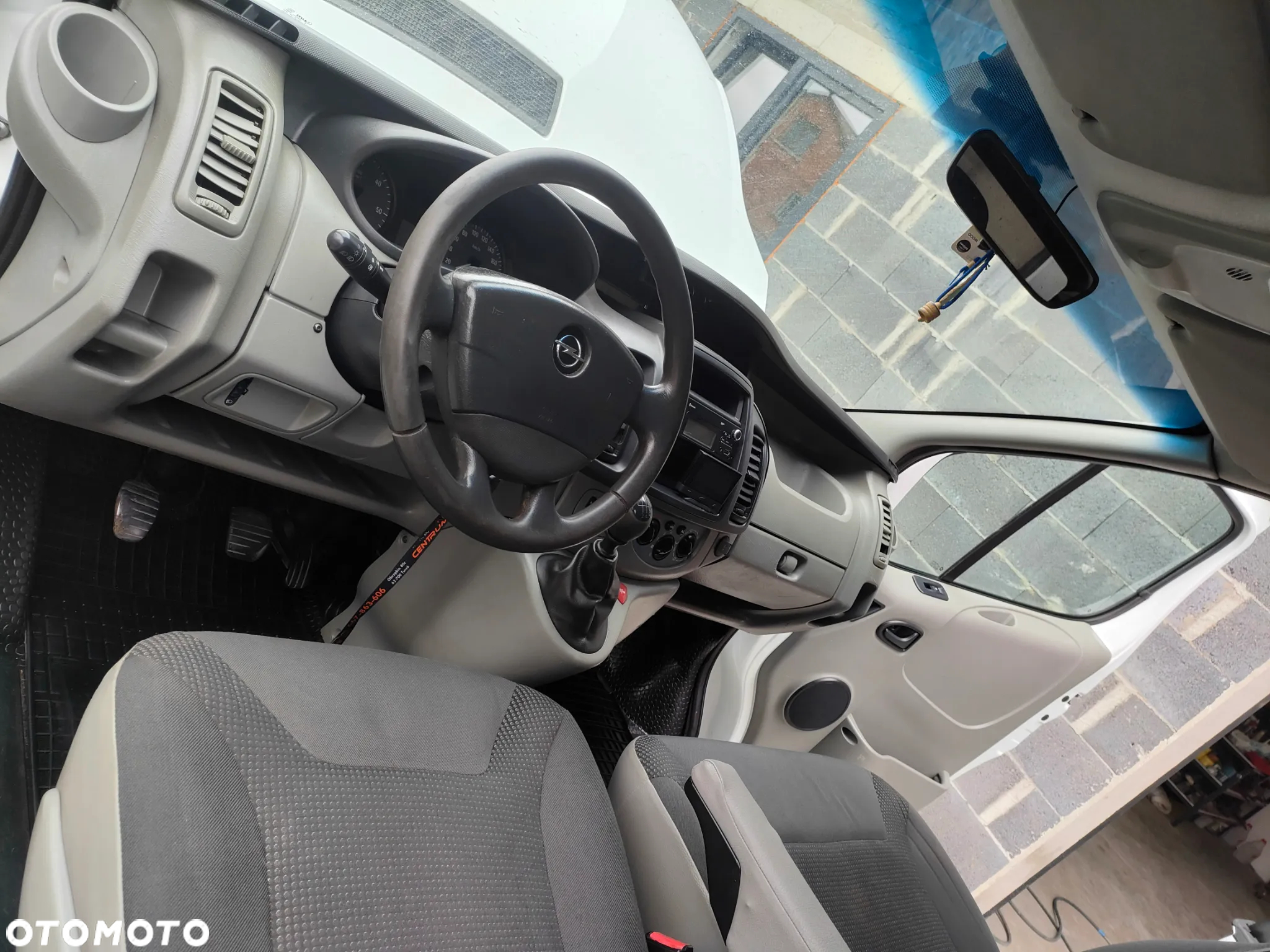 Opel VIVARO - 24