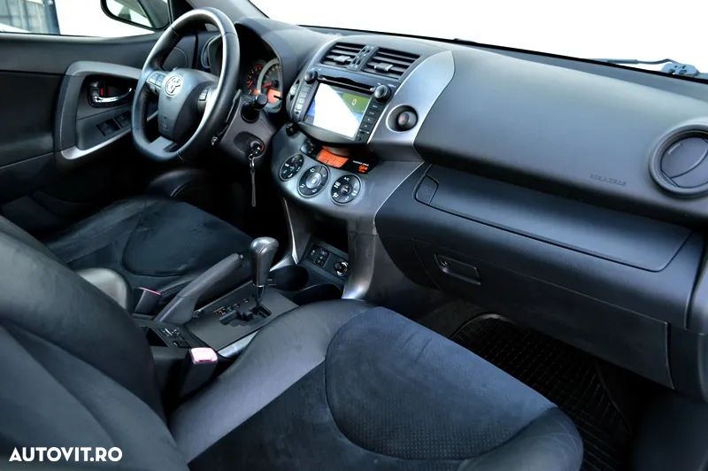 Toyota RAV4 2.2 D-4CAT 4WD Aut Executive - 18