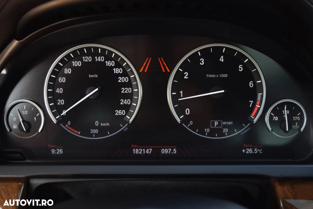 BMW Seria 7 750i Aut. - 28