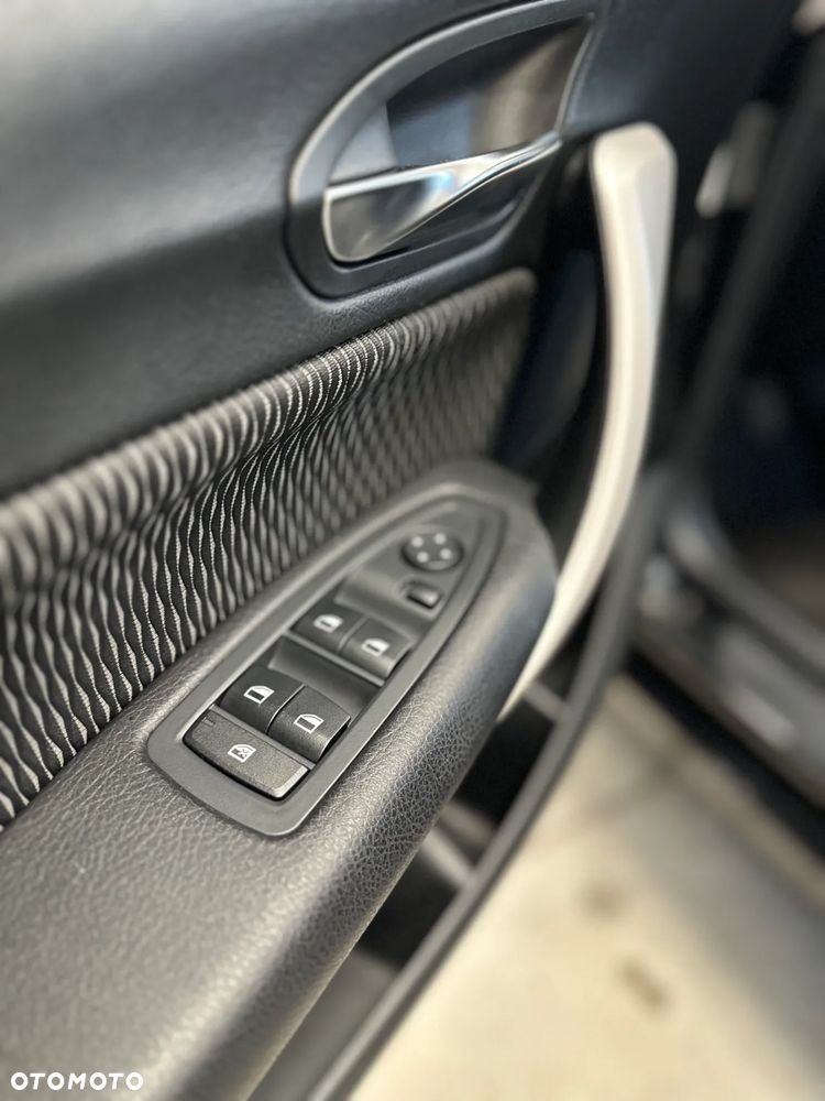 BMW Seria 1 116d - 16
