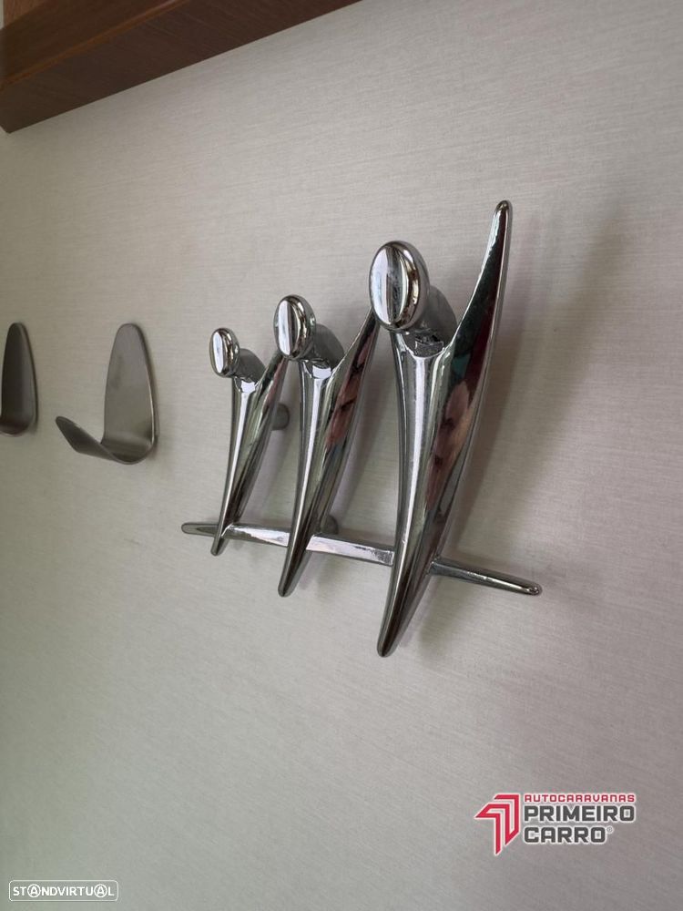 Rapido Serie 6F 696 FF Premium c.central e basculante - 42