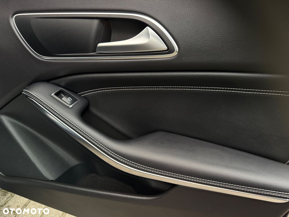 Mercedes-Benz CLA 180 d AMG Line - 9