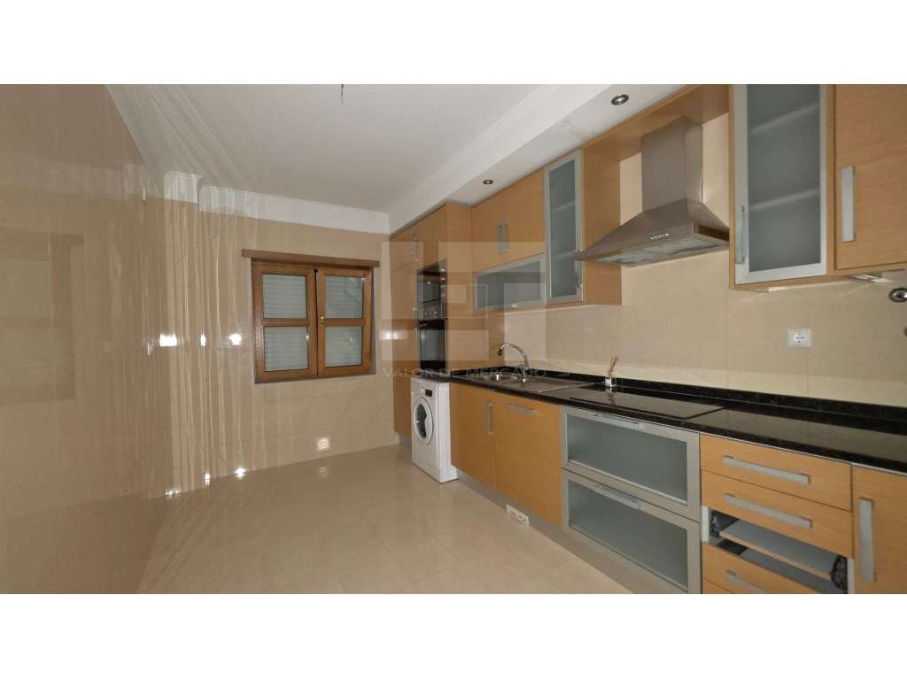 APARTAMENTO T2 - URBANIZAÇÃO CASAS DO LAGO, AMADORA - Grande imagem: 5/30