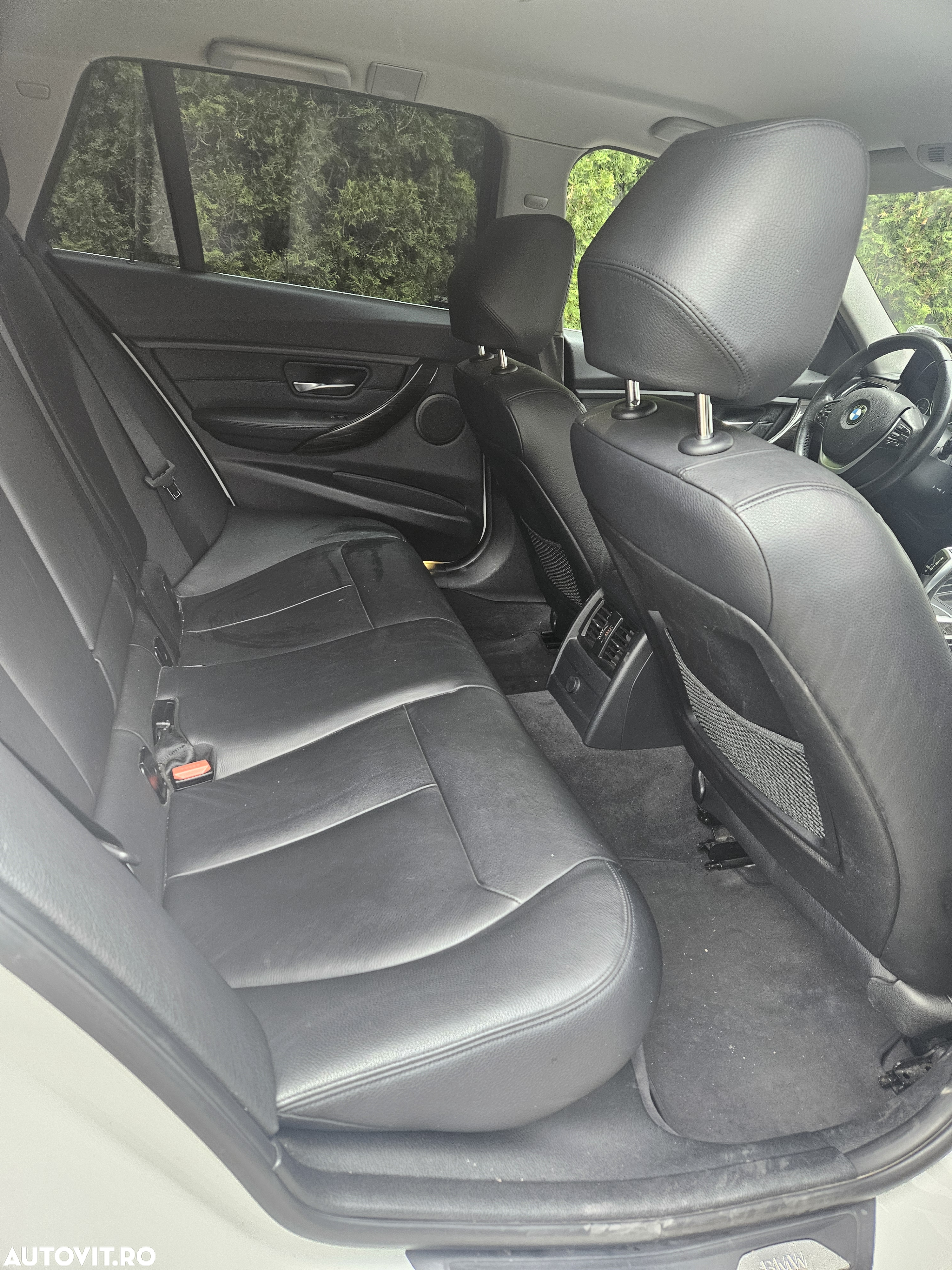 BMW Seria 3 320d xDrive DPF Touring Aut. - 9