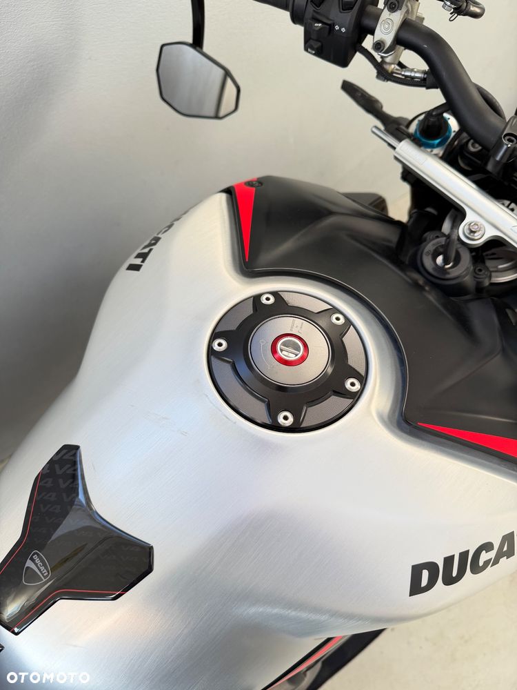 Ducati Streetfighter V4 - 8