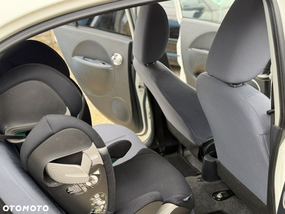 Peugeot iOn High Line - 21