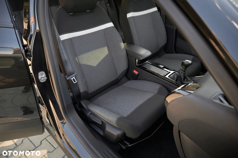Citroën C4 1.2 PureTech Shine S&S - 25