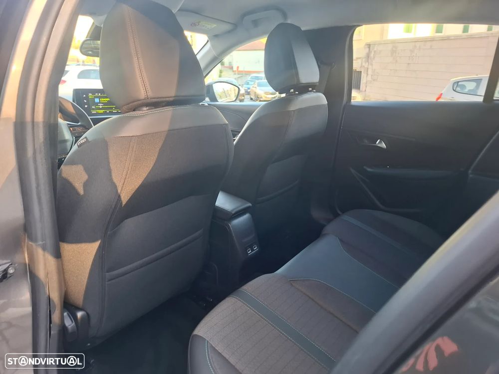 Peugeot 208 PureTech 100 Allure Pack - 32