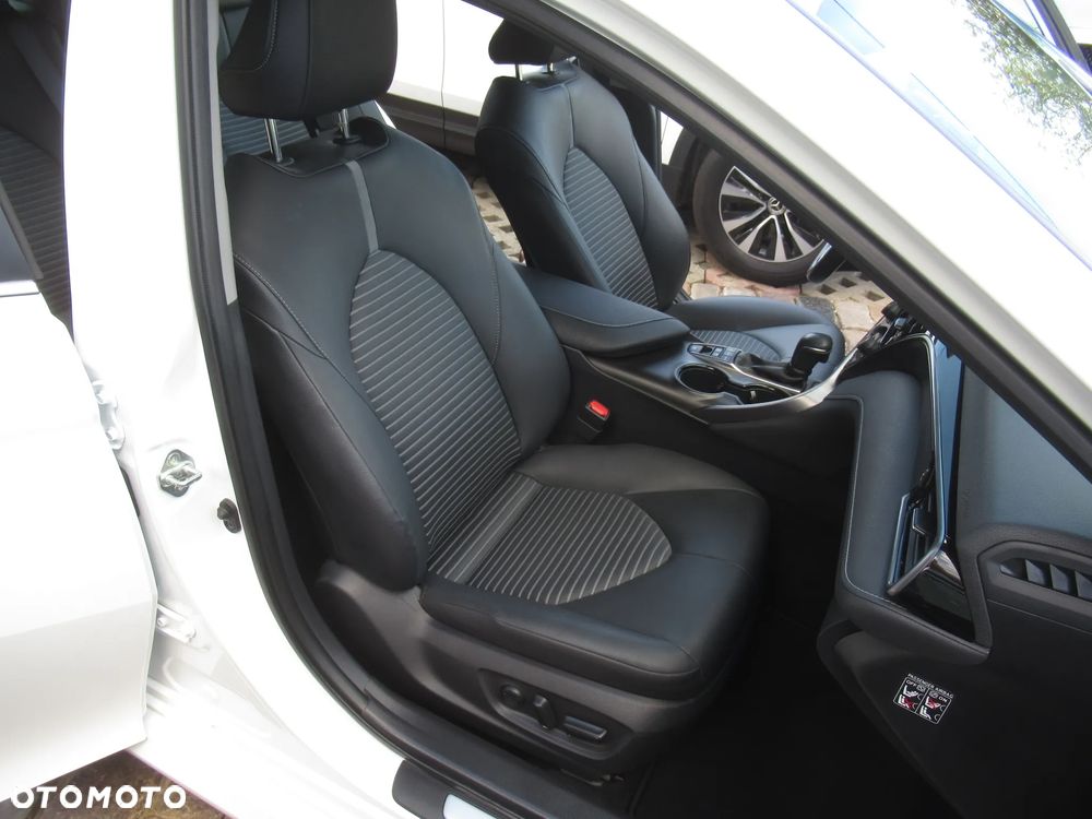Toyota Camry 2.5 Hybrid Prestige CVT - 10