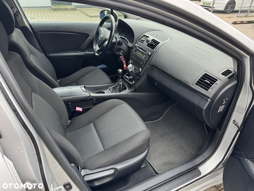 Toyota Avensis 1.8 Luna - 13