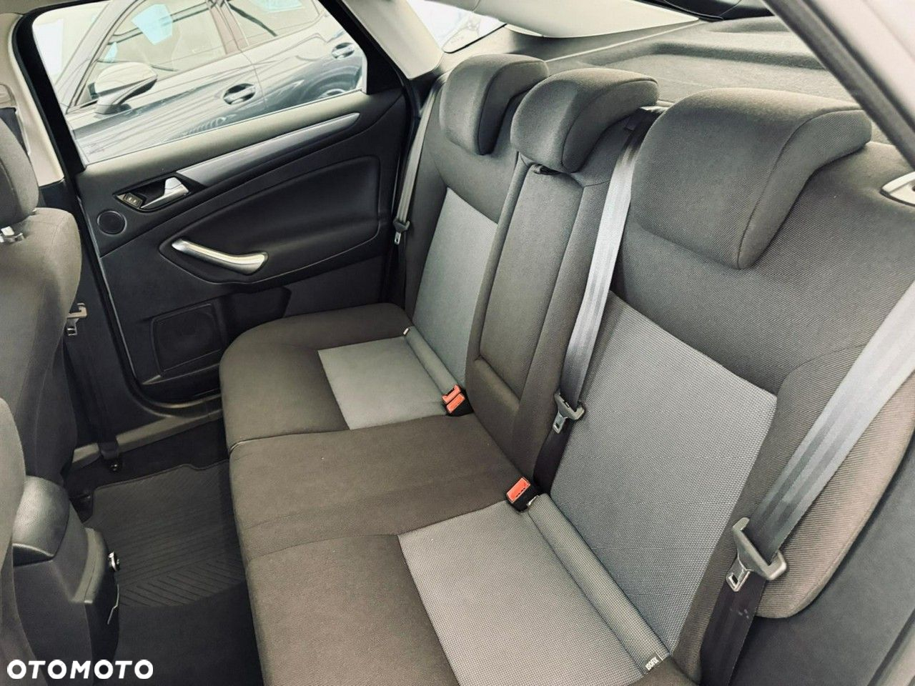 Ford Mondeo - 33