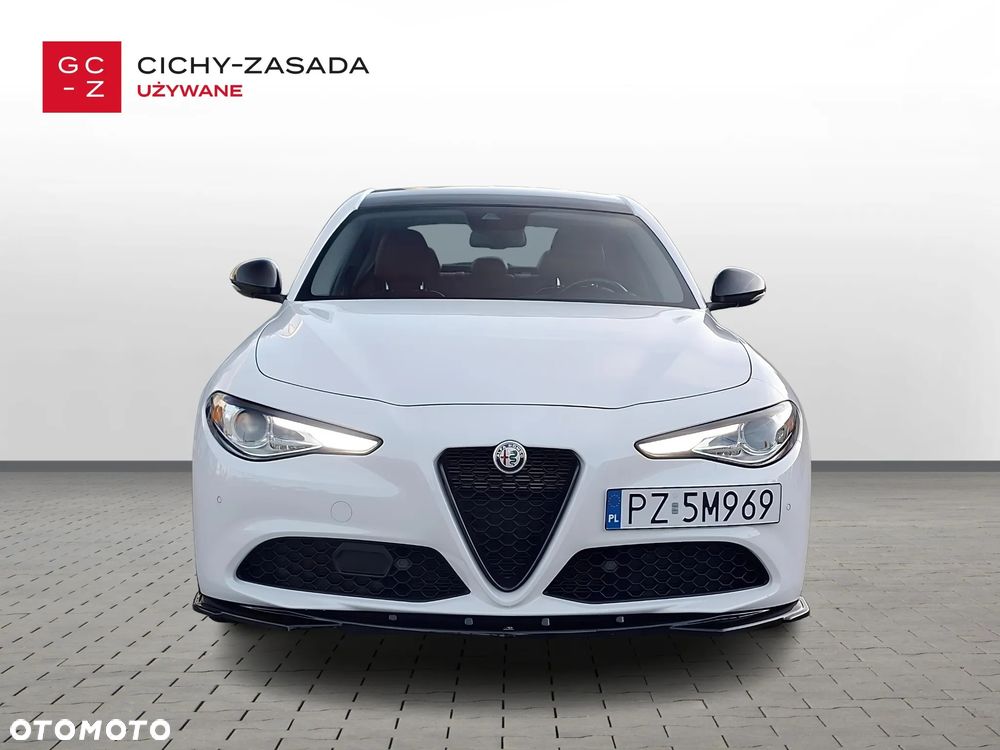 Alfa Romeo Giulia 2.0 Turbo 16V AT8-Q4 Ti - 8