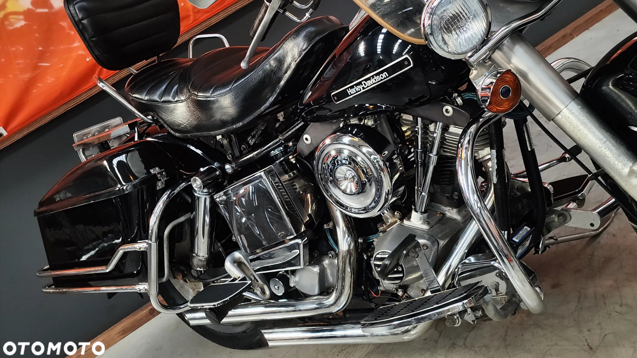 Harley-Davidson FLH Electra Glide - 26