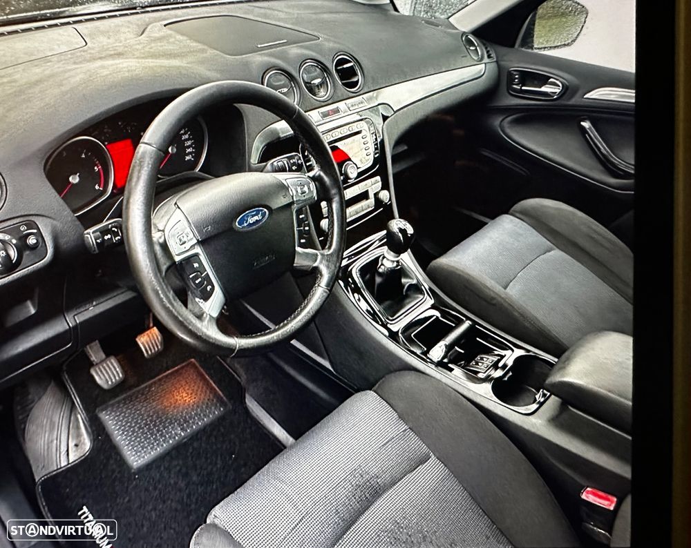 Ford S-Max 2.0 TDCi DPF Titanium - 19