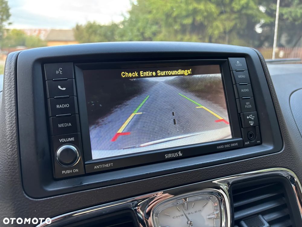 Chrysler Town & Country 3.6 Limited - 32