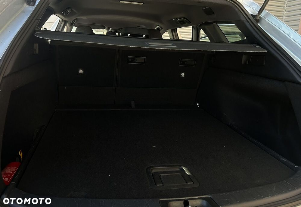 Toyota Corolla 1.8 Hybrid Comfort - 33