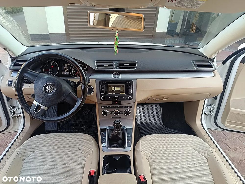 Volkswagen Passat 2.0 TDI Highline - 18