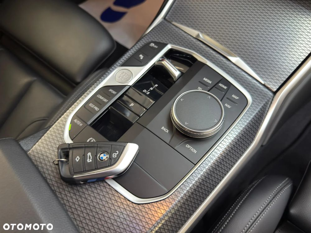 BMW Seria 2 220d ColorVision Edition sport - 22