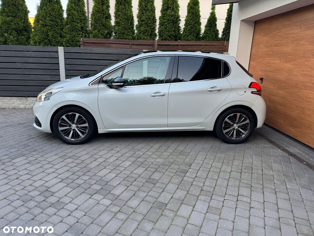 Peugeot 208 1.2 PureTech Allure S&S - 5