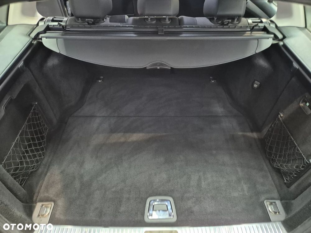 Mercedes-Benz Klasa C 200 T CGI Automatik BlueEFFICIENCY Avantgarde - 33