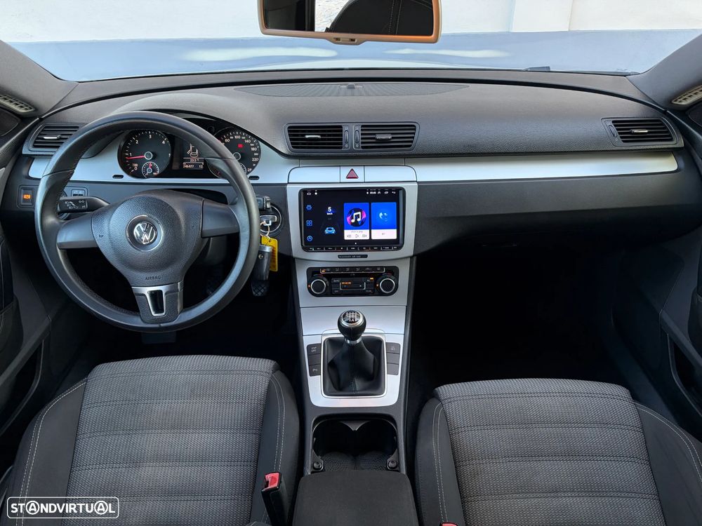 VW Passat CC 2.0 TDi BlueMotion - 37