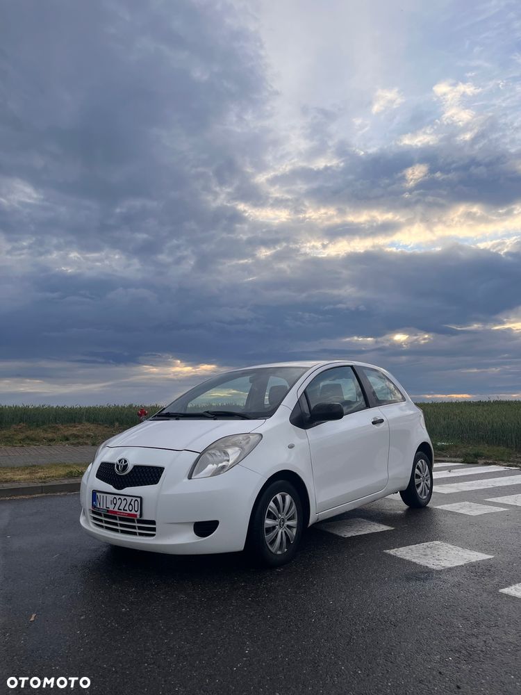 Toyota Yaris 1.0 Luna - 1