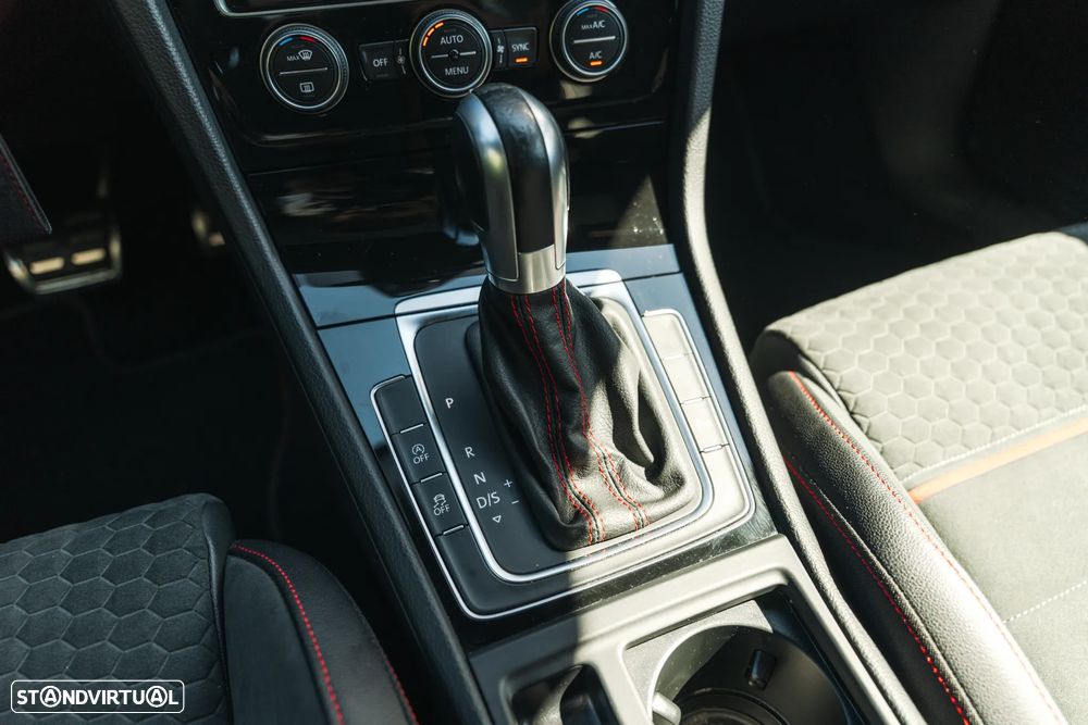 VW Golf GTI 2.0 TSI OPF DSG Performance - 28