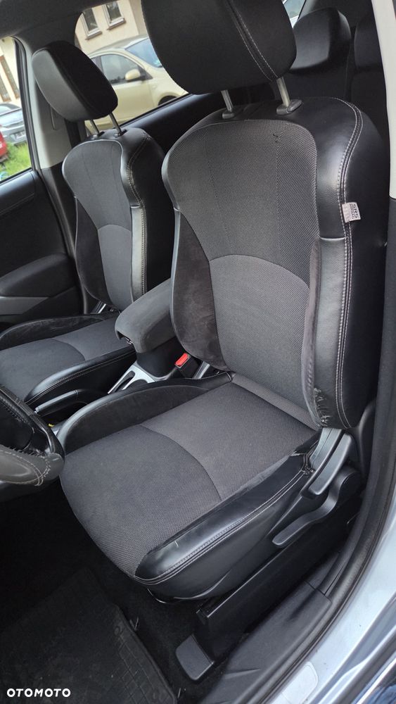 Mitsubishi Outlander - 14