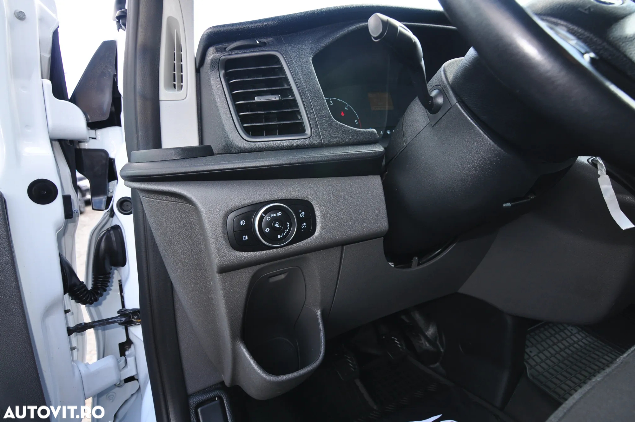 Ford Transit Custom Kombi 320 2.0 EcoBlue 130 CP L1H1 Trend - 14