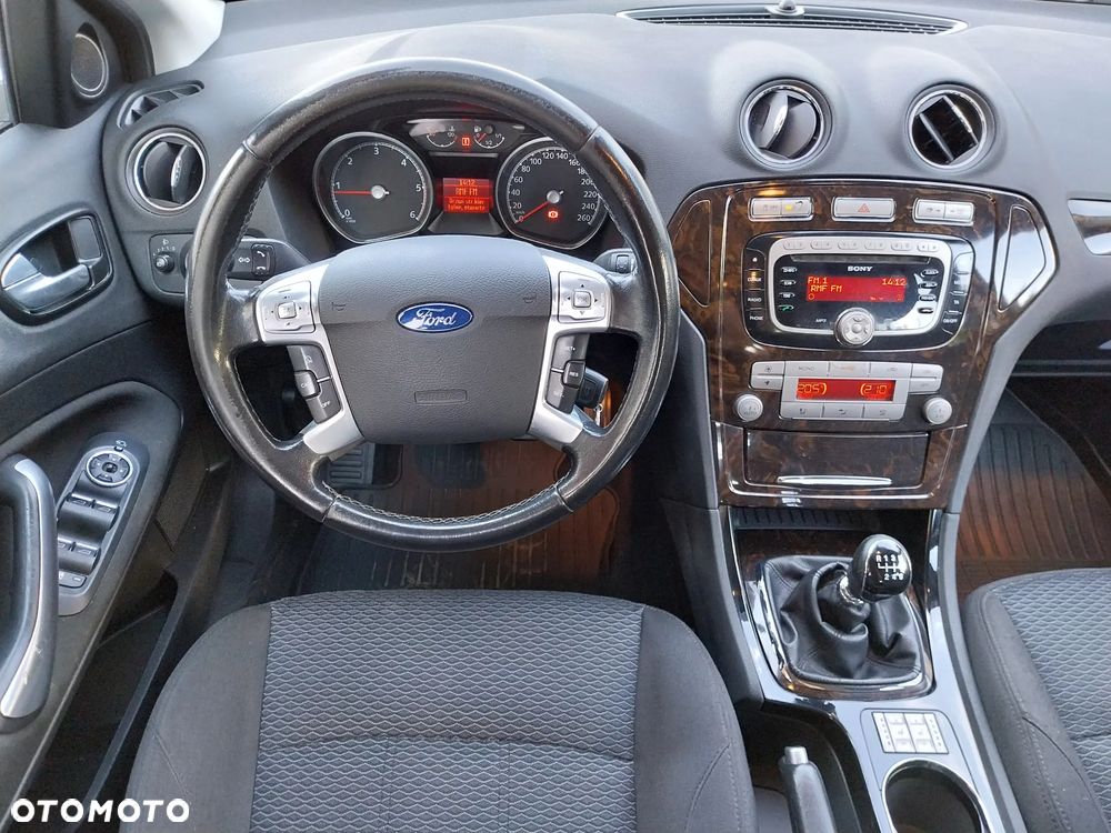 Ford Mondeo 2.0 TDCi Ghia - 23