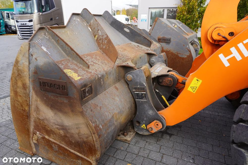 Hitachi ZW220 / 2 łyżki / Ładowarka przegubowa_241155 - 19