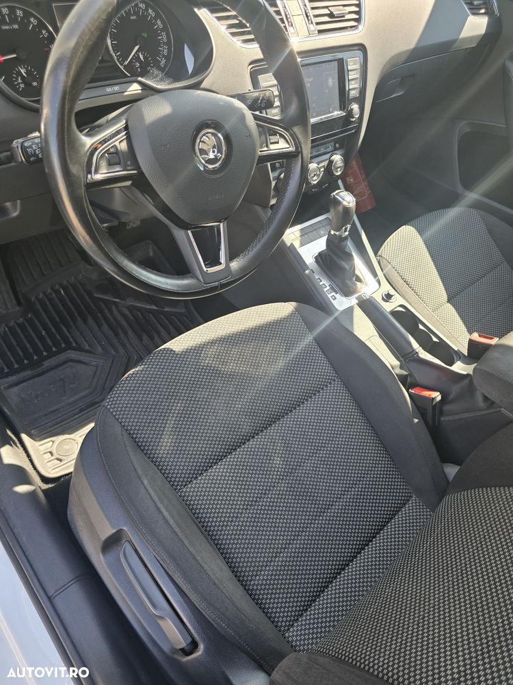 Skoda Octavia 2.0 TDI DSG Ambition - 12