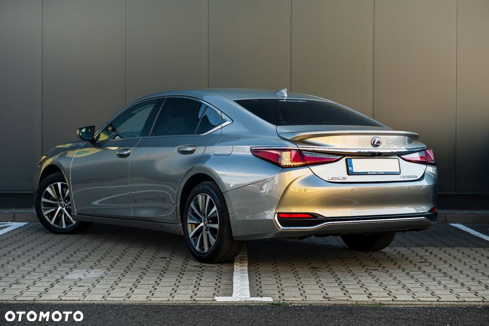 Lexus ES 300h Business Edition + - 4