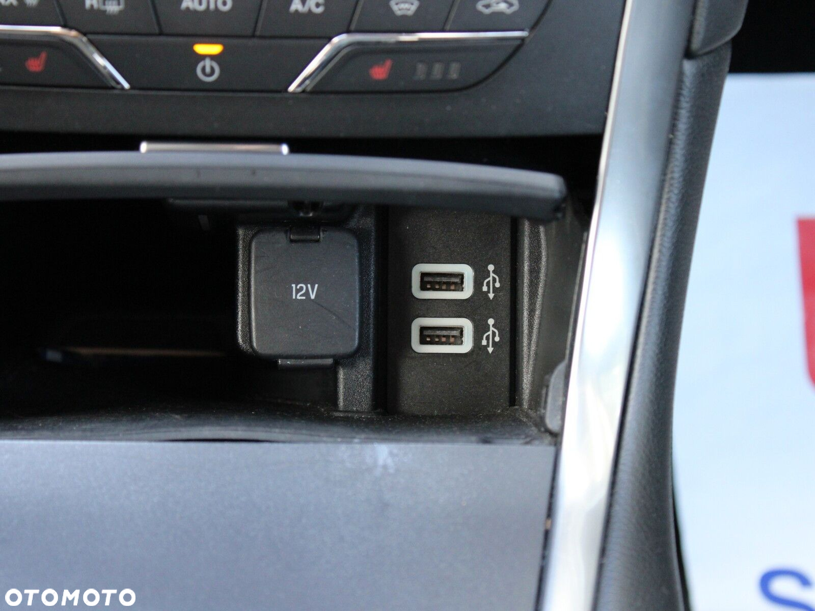 Ford S-Max - 22