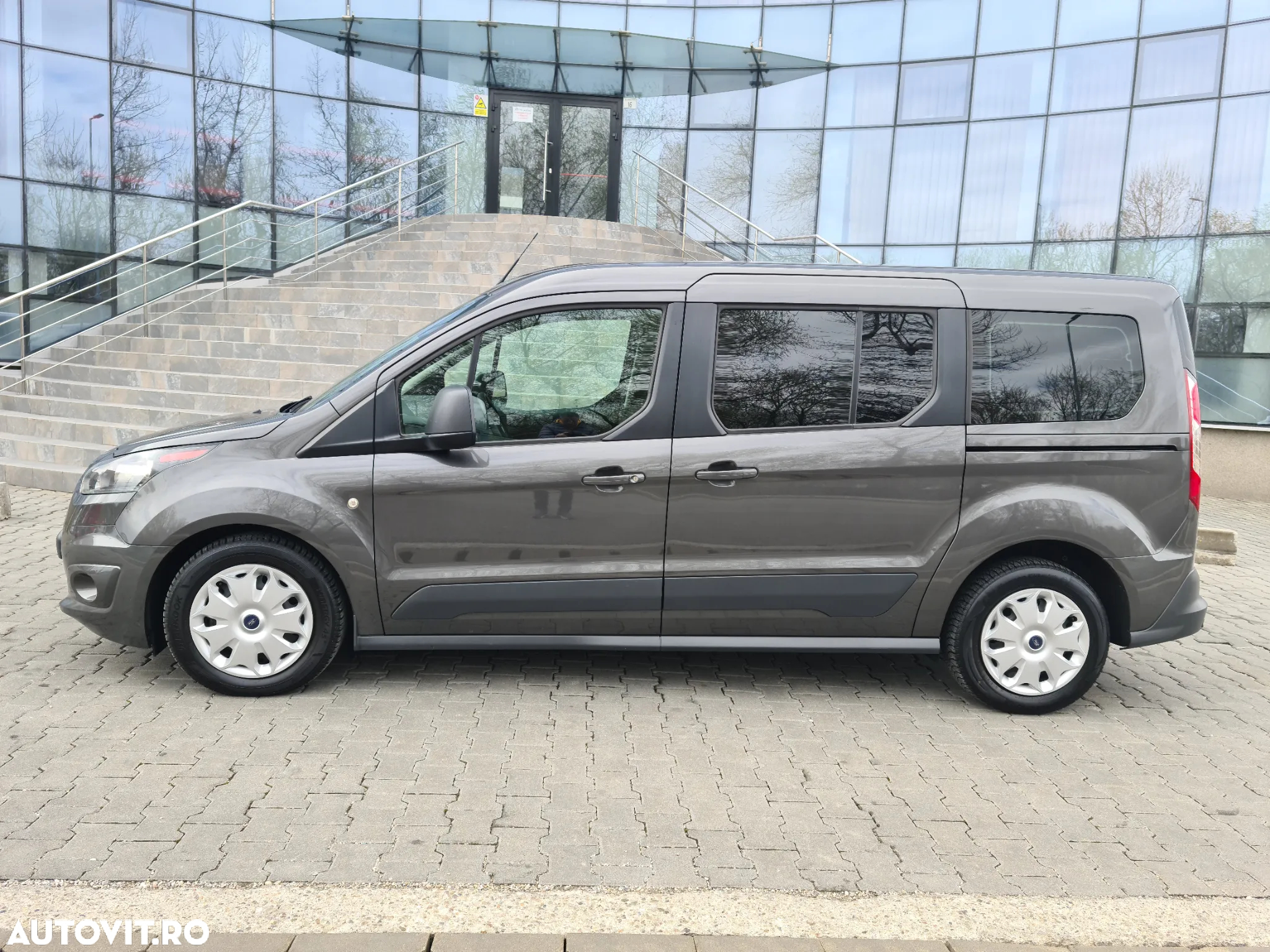 Ford Tourneo Connect 1.5 TDCi LWB (L2) Titanium - 13