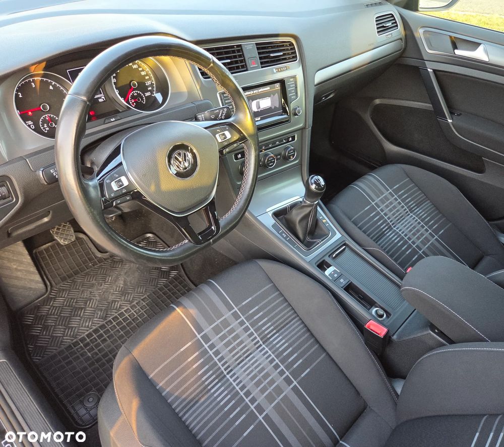 Volkswagen Golf 2.0 TDI BlueMotion Technology Lounge - 13