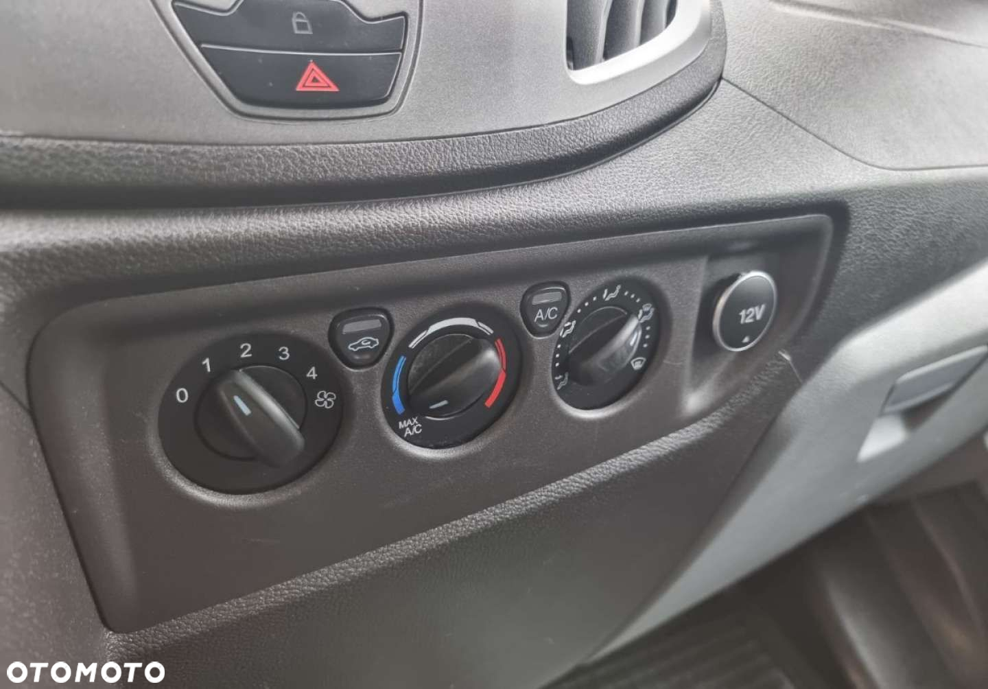 Ford Transit - 11