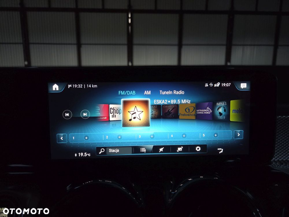 Mercedes-Benz GLB 200 d 8G-DCT Progressive - 29