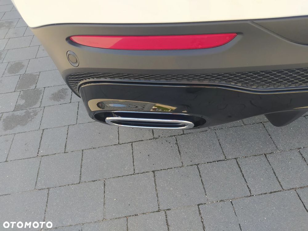 Mercedes-Benz GLB 250 4-Matic AMG Line 8G-DCT - 16
