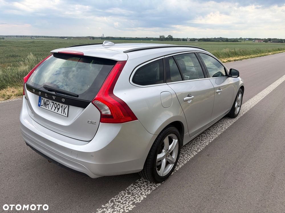 Volvo V60 D2 Momentum - 5