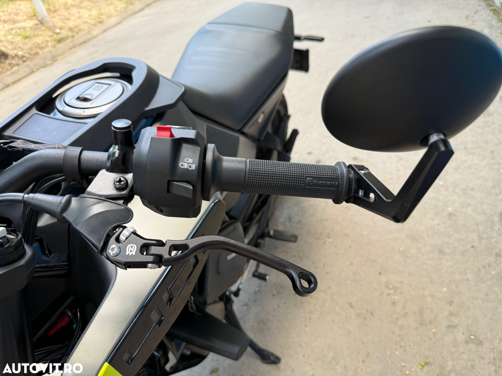 Husqvarna Svartpilen 401 - 13
