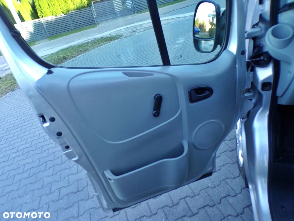Renault TRAFIC - 15