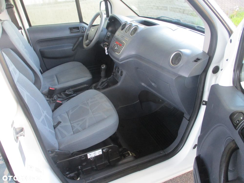 Ford CONNECT - 10