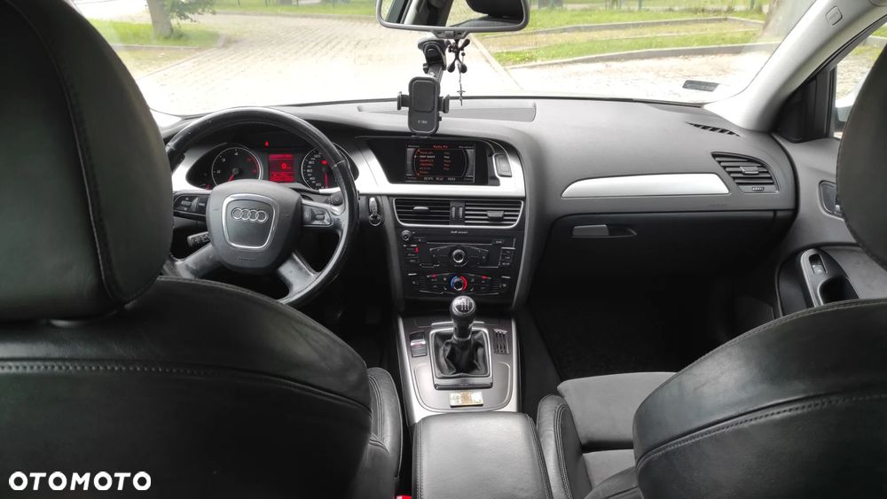 Audi A4 Limousine - 12