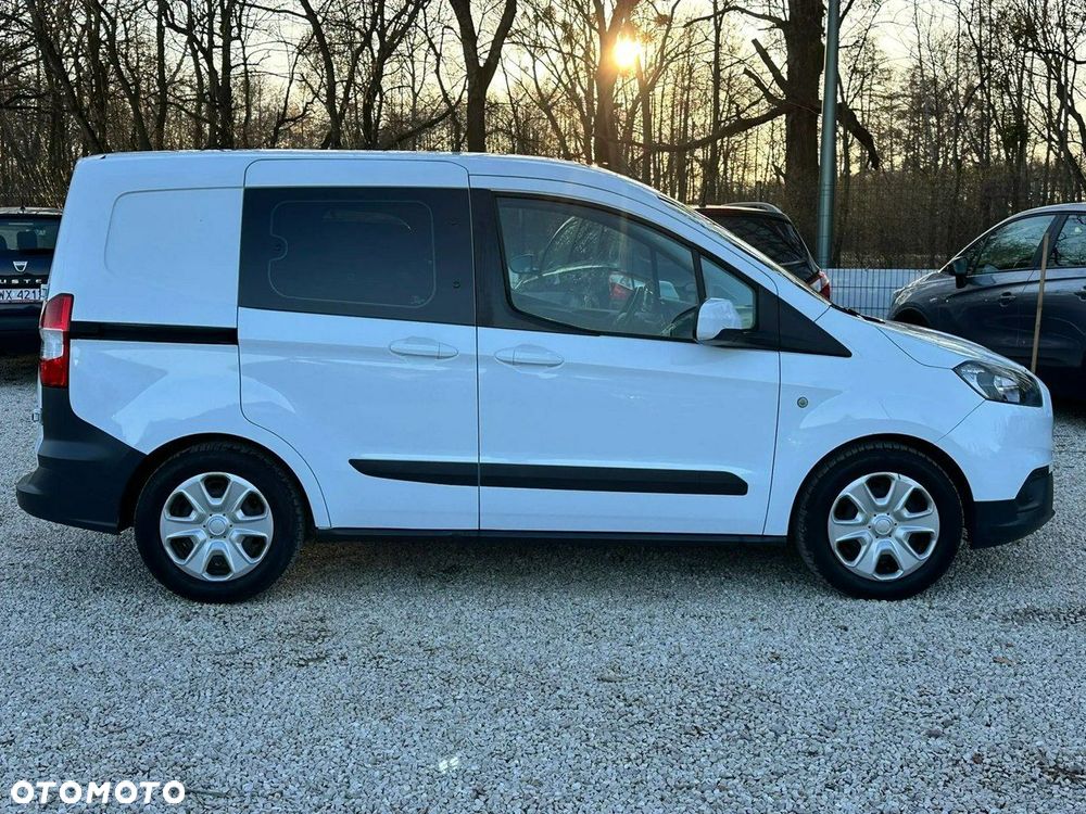 Ford Transit Courier - 2