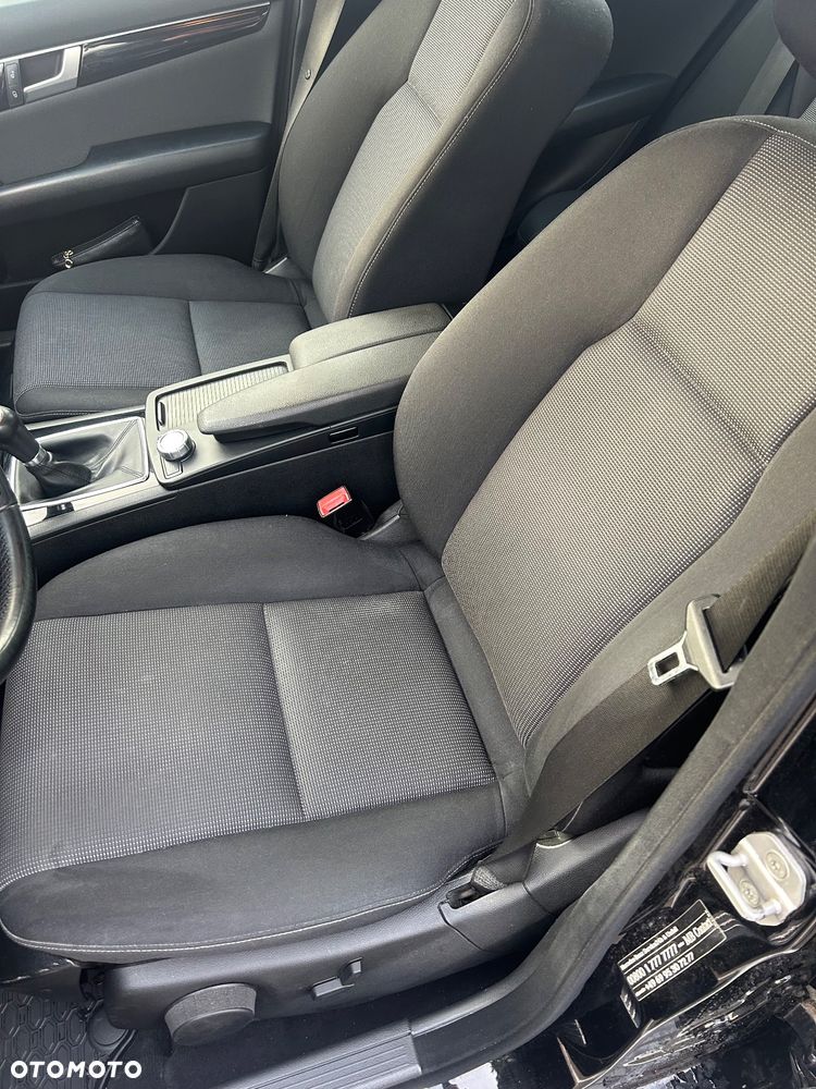 Mercedes-Benz Klasa C 220 CDI BlueEff Classic - 14