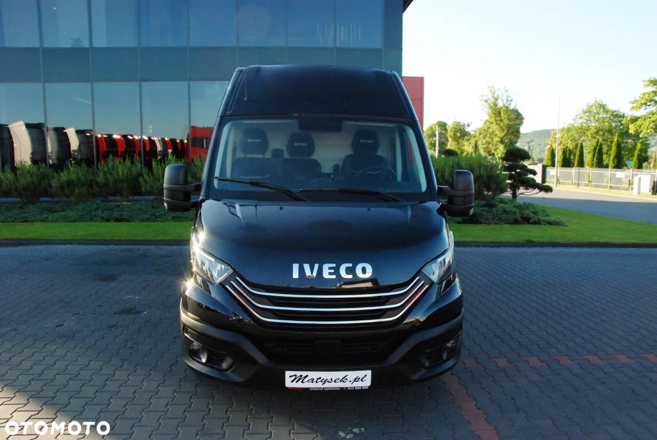 Iveco DAILY 35-180 /  BLASZAK / 2022 ROK /  HI-MATIC / Full opcja / CZARNY METALIK /  SPROWADZONY / PO KONTRAKCIE SERWISOWYM - 10
